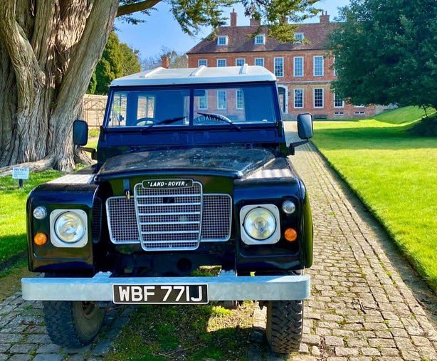 BadgersAuctions's tweet photo. How is that weekend feeling? Excited that it’s a 4 day week next week? 

Let’s celebrate together ⭐️⭐️⭐️⭐️⭐️

Online auction is live and ready for your perusal on https://t.co/XjgbUU2Yyl don’t miss out on all the fun! 

#auctionhouse #onlineauction #vintage https://t.co/UV0ySVfXNo