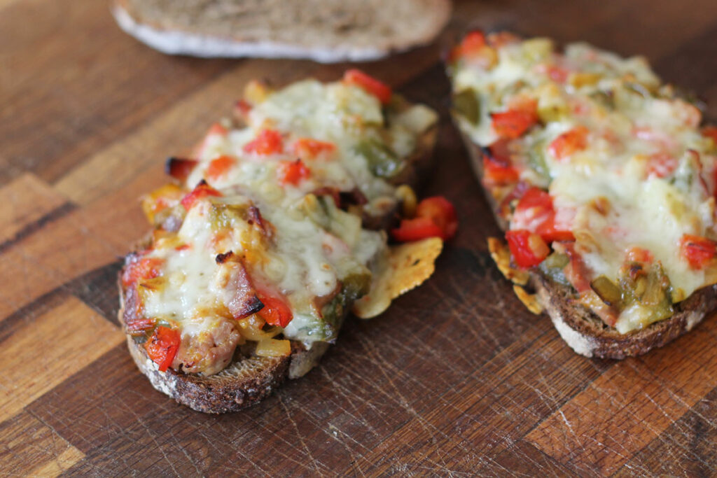HeleneDelizioso's tweet photo. Bruschetta à la Basquaise - https://t.co/HzmOyHOUEX - #recette - #food https://t.co/g9iCgNAOE7