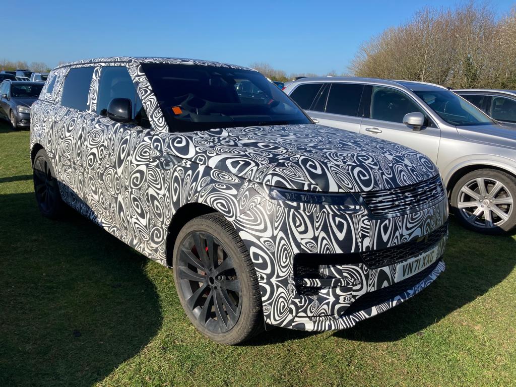 MotoringChat's tweet image. Can you see this in the Goodwood car park? #LandRover