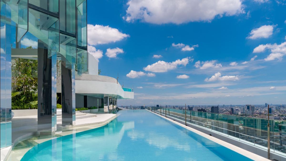 FindThaiCondo's tweet photo. 🔴Bangkok-Asoke Condo Clearance &amp; Covid Restrictions Easing - https://t.co/eIeypHxKIW https://t.co/fbBH7TMrmc