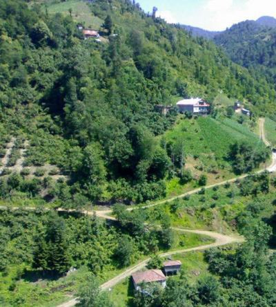 OkuneOrg's tweet photo. Hüseyin Avni Aker’in de doğum yeri olan #Bendar köyü #Trabzon'un 40km batısında #İskefiye yakınlarında yer alır. Adını eteklerinde kurulu olduğu Bendar Tepesi'nden almıştır. >> https://t.co/kTDFmr1le2 https://t.co/oNpMADhndv