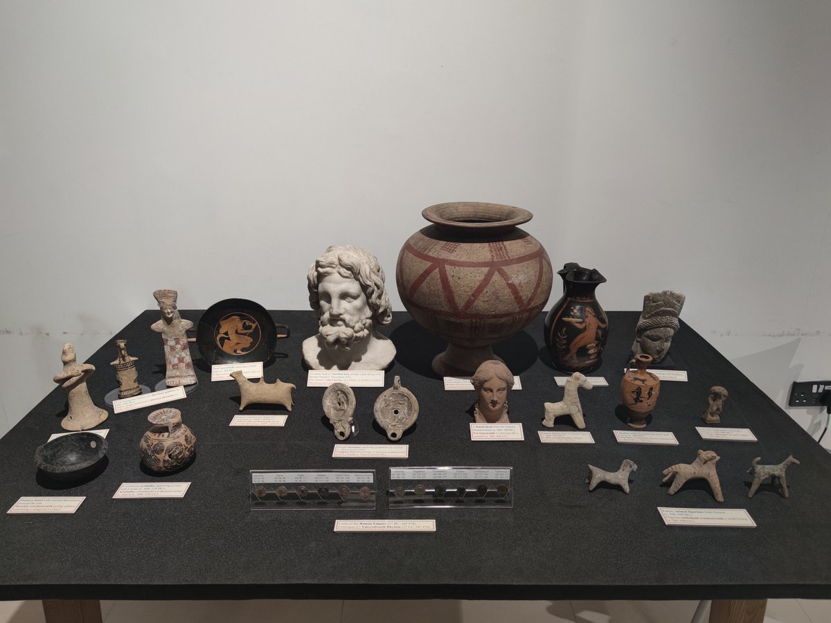 A big welcome to the delegates of the #SwanseaCA2022 conference, hosted by <a href="/SwanseaUni/">Swansea University</a>, @SUAncientWorld, and <a href="/SUCulture_Comm/">School of Culture and Communication</a>. As part of the event today, participants have the opportunity to handle these objects from <a href="/TheEgyptCentre/">The Egypt Centre, Museum // Y Ganolfan Eifftaidd</a>, which are set up in the Taliesin Create!