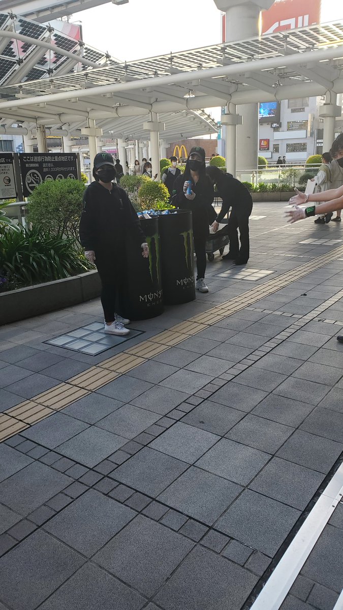 sympho_a's tweet photo. 小倉駅きてるよー https://t.co/uT61BZyYq5