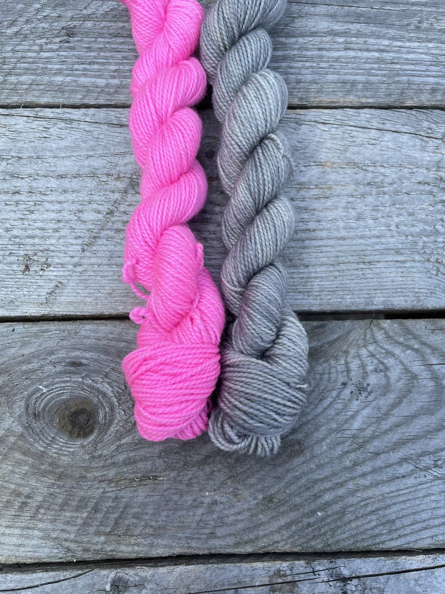 asyetyarns's tweet photo. #CCabc I is for Individual mini skeins: I know that full sized skeins and sets of five minis may be out of some peoples price range, so I also offer individual mini skeins, and will start offering pairs soon.#yarnisforeveryone #knittingtwitter https://t.co/4nXs8Or1hB #yarnforsale https://t.co/0OMZvE5sVk