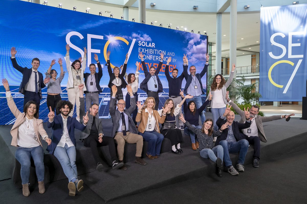 KeyEnergyit's tweet photo. Grazie a tutti!
Espositori, associazioni, relatori, CTS e staff di Key Energy x queste 3 giornate ricche di emozioni e incontri.

Vi aspettiamo dall'8 all'11 novembre a Rimini x #KeyEnergy2022 l’imperdibile appuntamento sulle
#energierinnovabili firmato @IEGexpo

@GiaSilvestrini https://t.co/6hPphAFMfs