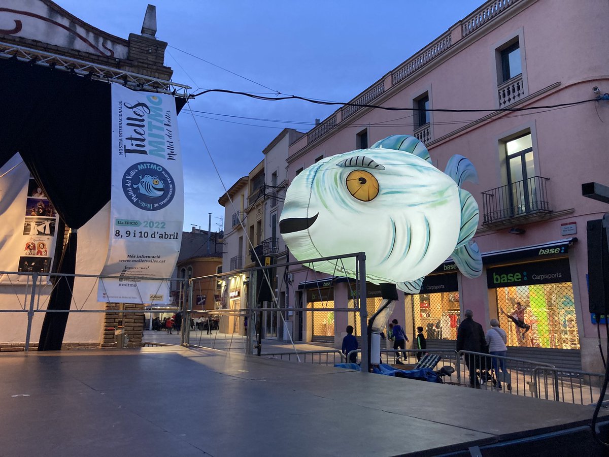 oriolmollet's tweet photo. La màgia de la #Mitmo: la mostra Internacional de Titelles de #Mollet. Aquest cap de setmana podeu venir i gaudir d’espectacles a carrer i a interiors. https://t.co/62958tu73S