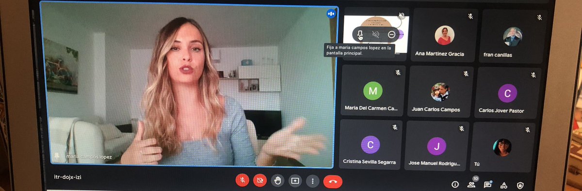 Comienza nuestra cuarta sesión a cargo de la periodista #UMH María Campos. Hablamos de comunicación no verbal y paraverbal 👀🧐