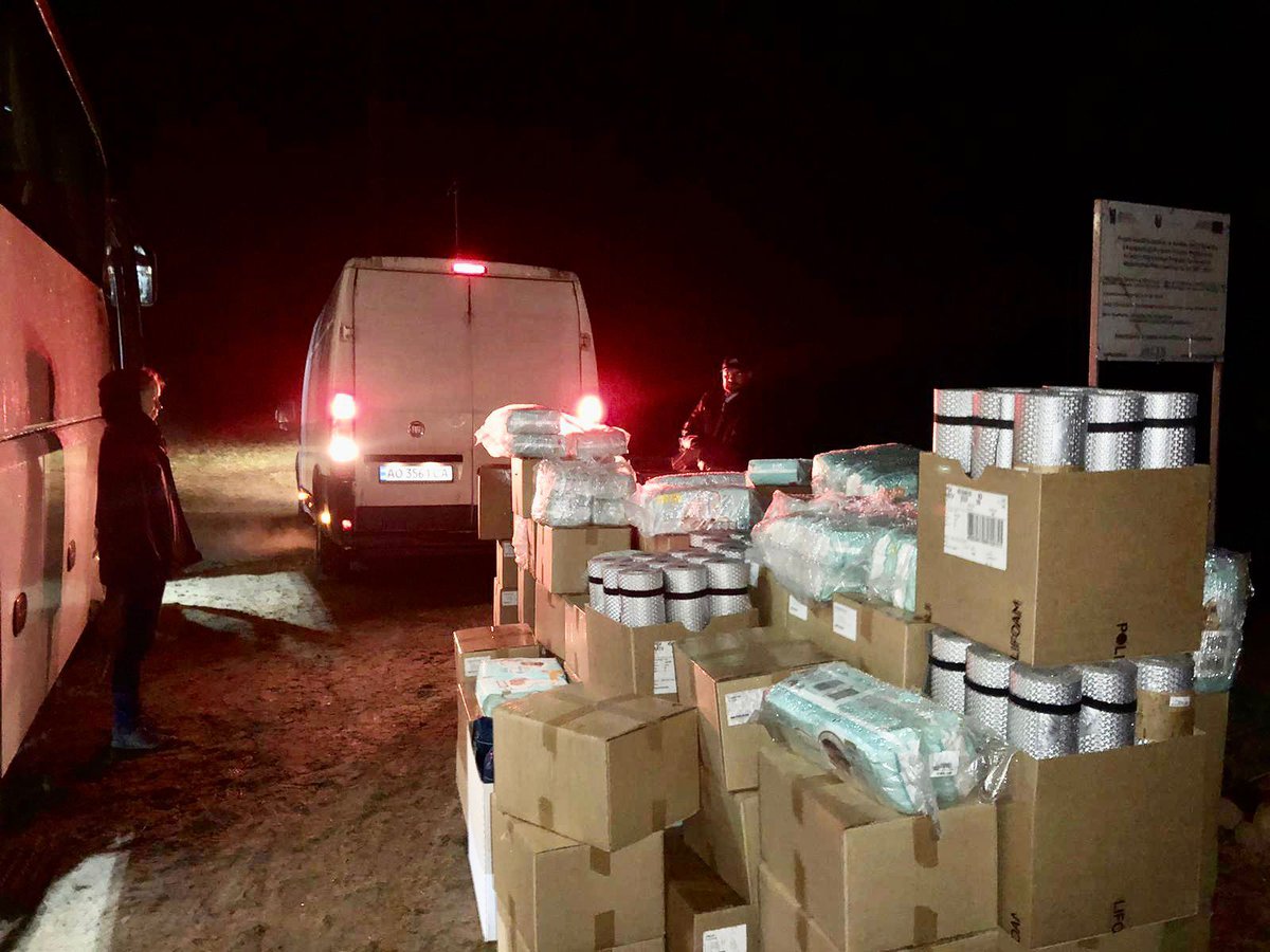 BoxesFreedom's tweet photo. Last night on the Ukraine border we delivered 100+ boxes of critical food &amp; medical supplies for families. Collected by a priest and his assistant who brave the long journey to the East where our supplies are distributed via churches in villages. Thank you all for your purchases. https://t.co/UWX4gW9E6n
