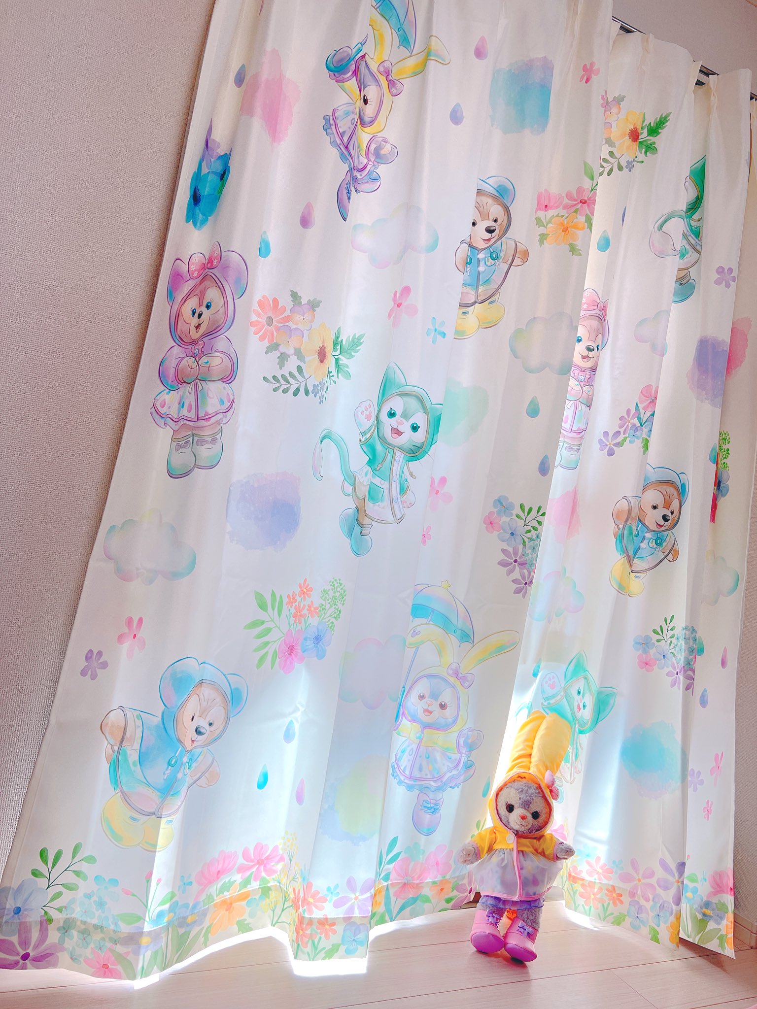 ダッフィー＆フレンズ ビューティフル・レイニーデイズ カーテン