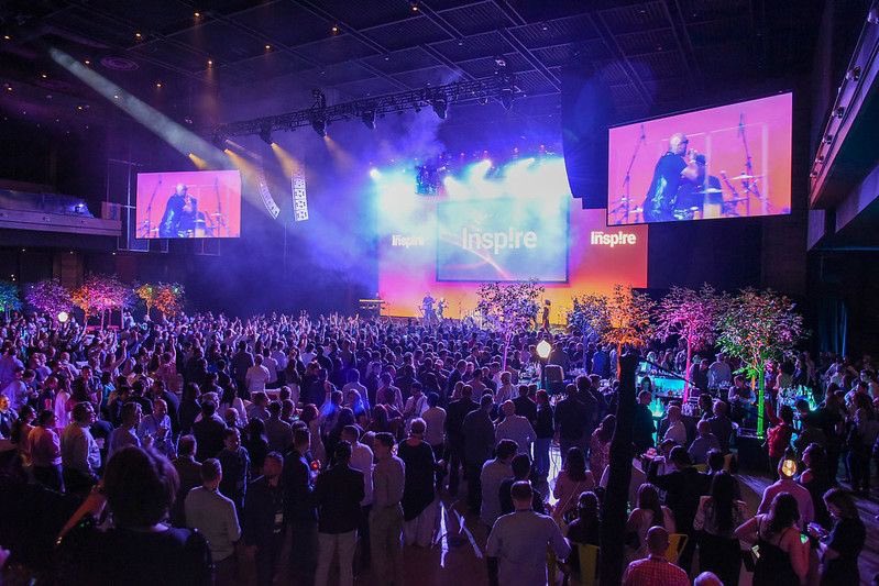 Throwback to 80s and 90s with this awesome lineup at #CoupaInspire’s Block Party! 😎 <a href="/naughtybynature/">Naughty by Nature</a> <a href="/TheRealSHG/">SugarHillGang</a> <a href="/EnVogueMusic/">En Vogue</a> <a href="/skipmartinmusic/">Skip Martin</a>