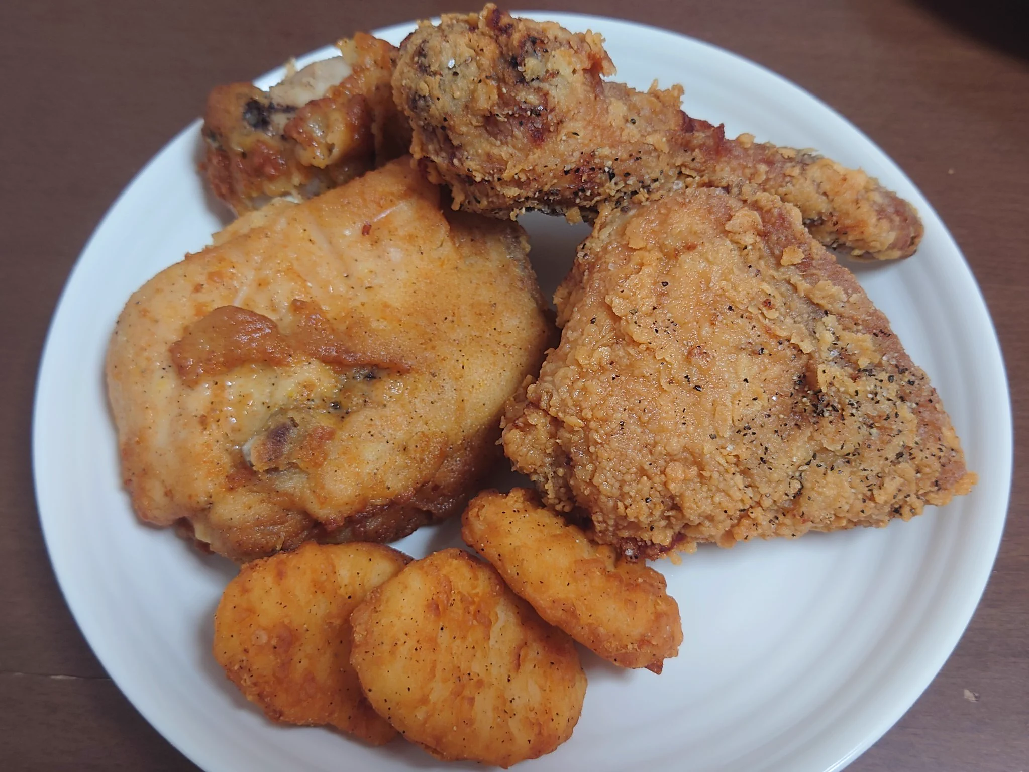 買ってきました。
オリジナルとレモンペッパーを食べ比べます。  