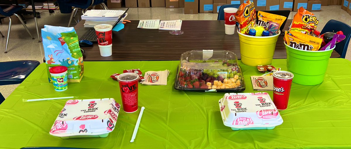 MsColeman07's tweet photo. I would like to end this week by thanking Team Caraway for all the love and support! Iβm so grateful to serve our cougars along side each one of you!!! #TeamCaraway #APweek2022 https://t.co/FH95JJFwgu