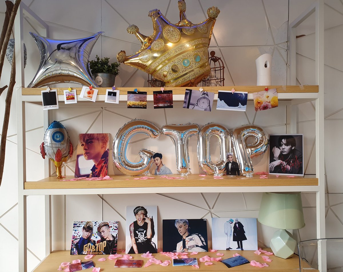 GTOP_TTTOP's tweet photo. π Flower Road with GTOP π
#GTOPFlowerRoad is open. Those who want the foamboards do dm for more info.
#BIGBANG #TTTOPOUT #BIGBANG_StillLife https://t.co/LnfMGlnOgd