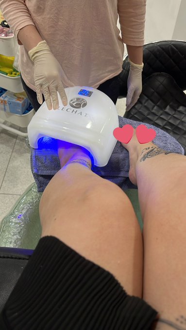 Ready to get my toes sucked https://t.co/8QwLD37CHU