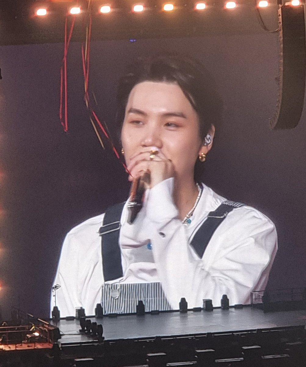 houriyng's tweet photo. oh i'm in love with him https://t.co/SlhTsIXHKF