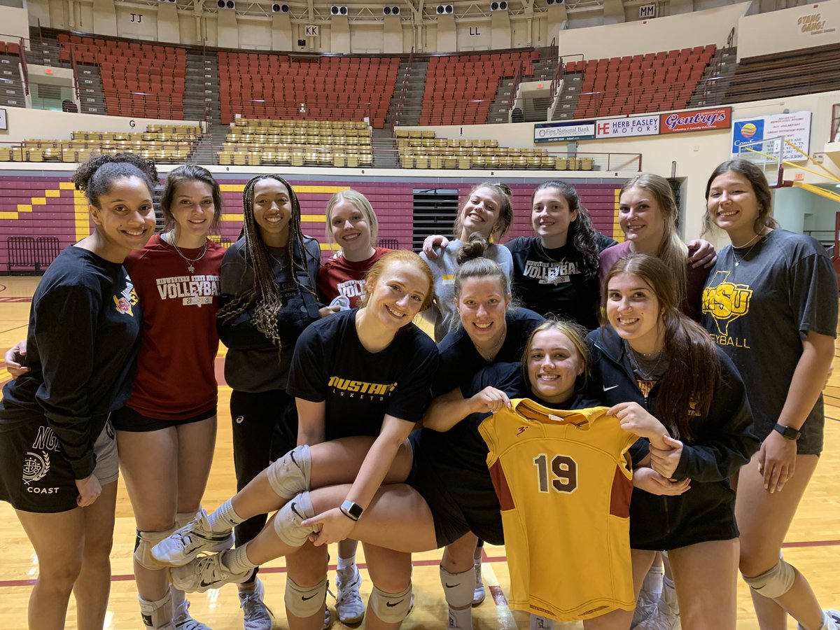 After practice, Madison Becker was named this week’s M.V.P by our volleyball staff. Madison exemplified characteristics that displayed our team’s (M)ission, (V)alues, and (P)rinciples for the spring. Keep up the great work Madison!! #MVPx2