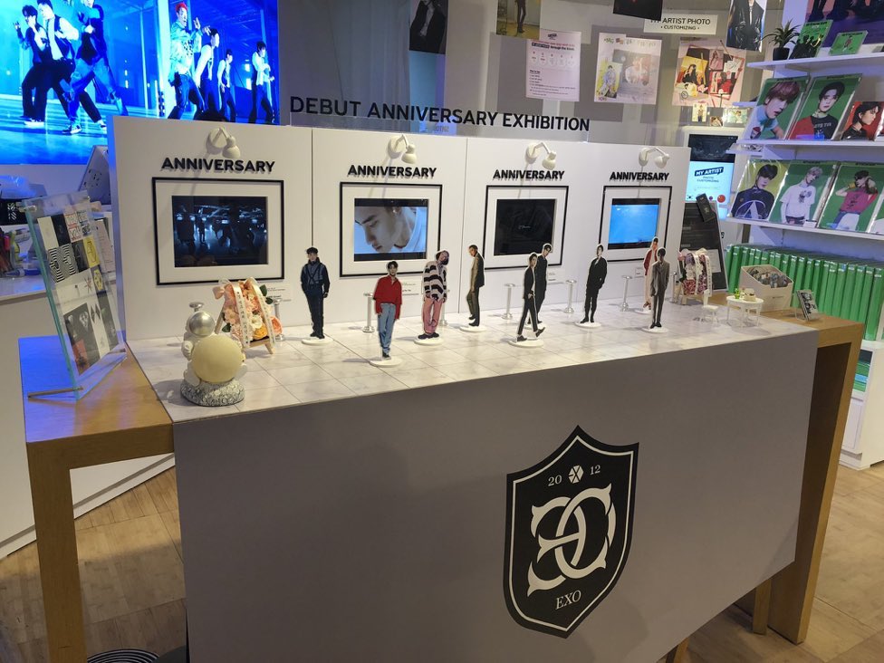 oshcuddles's tweet photo. wait not that company giving only a miniature exhibition for exo’s 10th year? 🙃 https://t.co/Z75WMSvwAY