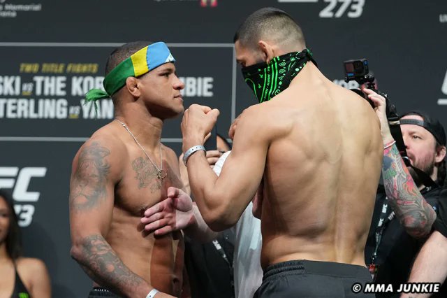 TakeDownbets's tweet photo. UFC 273 Full Card #UFC273 

Torres (-125) 2U
Parlay (+110) Mallot / Garry .75U
Parlay (+262) : Chimaev by Finish / Yan ML / Volkanovski by DEC 1U
Chimaev by Finish (-190) 3.8U
Sterling/Yan O4.5 Rds (-110) 1.1U

Tough card to bet. Lots of action. Let's strap in! https://t.co/tQ2gqxk7p9