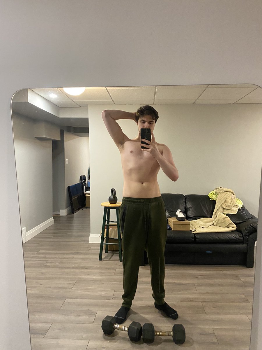 obi1tap's tweet photo. Need gamer gf https://t.co/6Cgdakezci