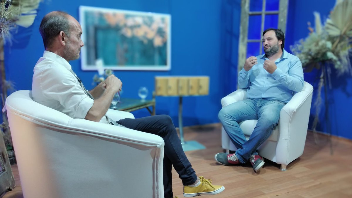 CaiazzoDaniel's tweet photo. Gracias Monseñor Arturo Fajardo y Marcelo Malaquina por dejarnos abrir puertas en Quinto Elemento TV. https://t.co/rcEAeFVMLa