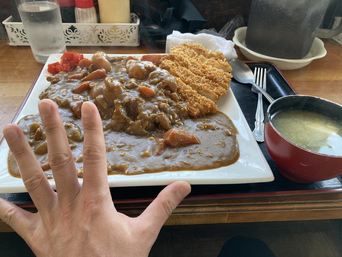 afsurf1's tweet photo. サーフィン後のカツカレーは至高😋 https://t.co/1YhLT01qnB