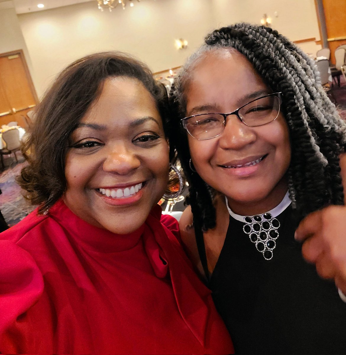 Drkathrynwash7's tweet photo. Former student from my first class in 1991 and childhood friend (pks4life).💜
#409bmt https://t.co/cAa2weBofg