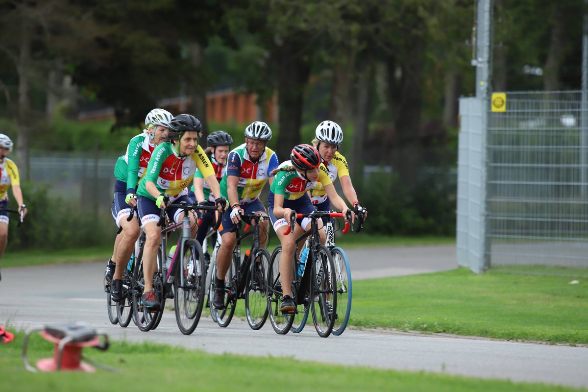 annmeije's tweet photo. #camer_a_pril #sport
Deze foto niet zelf gemaakt, want moest een stukje fietsen.
Met leerlingen trainen voor de alpe d'huzes #teamAssen
@jolandabrwr https://t.co/Abdb2j1zg1