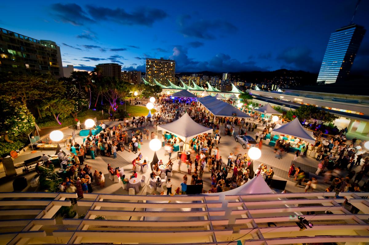 The Waikīkī SPAM Jam, Duke's OceanFest and more O‘ahu festivals are back this year.
hawaiimagazine.com/these-oahu-fes… #Oahu #OahuEvents #Hawaii #TravelTips