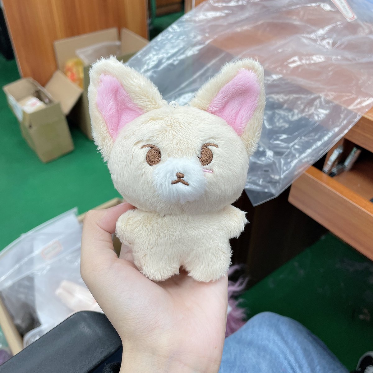 mingmung25's tweet photo. 드디어 공장측에서 연락이 와서 공지드립니다🥺🥺
지금부터 60일 정도 소요 예정입니다
배송지 변경을 2주간 받은 후, 키링만 구매하신 분들은 먼저 보내드리겠습니다
배송지 변경은 4/11~4/25 주간 예정입니다
기다려주셔서 매우 감사드립니다 🙏 https://t.co/X44N6kAxpY
