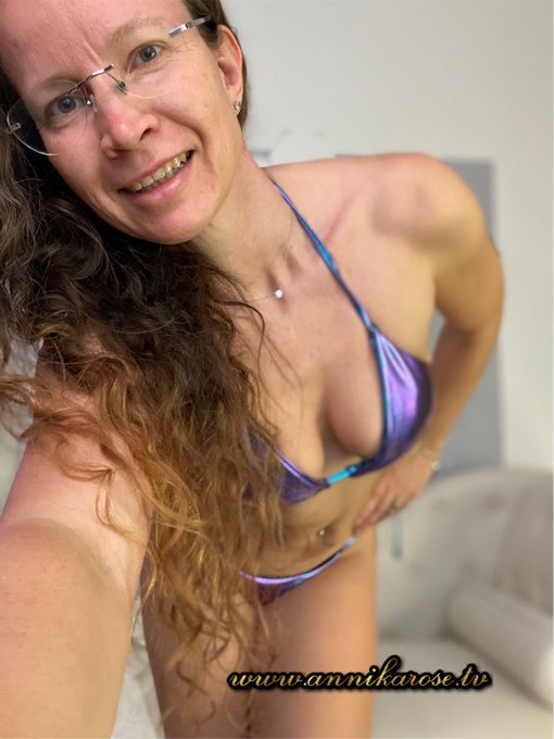 Ich w&uuml;nsche dir ein tolles #Wochenende. Hier ein Bild vom #shoppen. Die neue #Bikini Session hat angefangen<a href="/tag/wochenende"class="tags">#Wochenende</a><a href="/tag/bikini"class="tags"><span>#bikini</span></a><a href="/tag/shoppen"class="tags"><span>#shoppen</span></a>