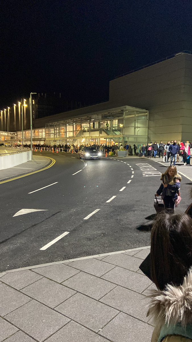 keithbunyan's tweet photo. The queue to get in to Dublin airport at 4.54 this morning. While it looks like an absolute shit show, we were in and through security in just under an hour. Super organisation by the the staff this morning! #DublinAirport https://t.co/AgjxYUnuLa