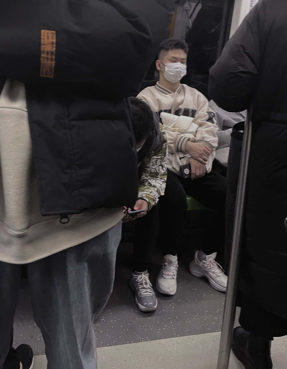 离开这么乱糟糟的北京🥳
回我大南京继承小资生活🤓