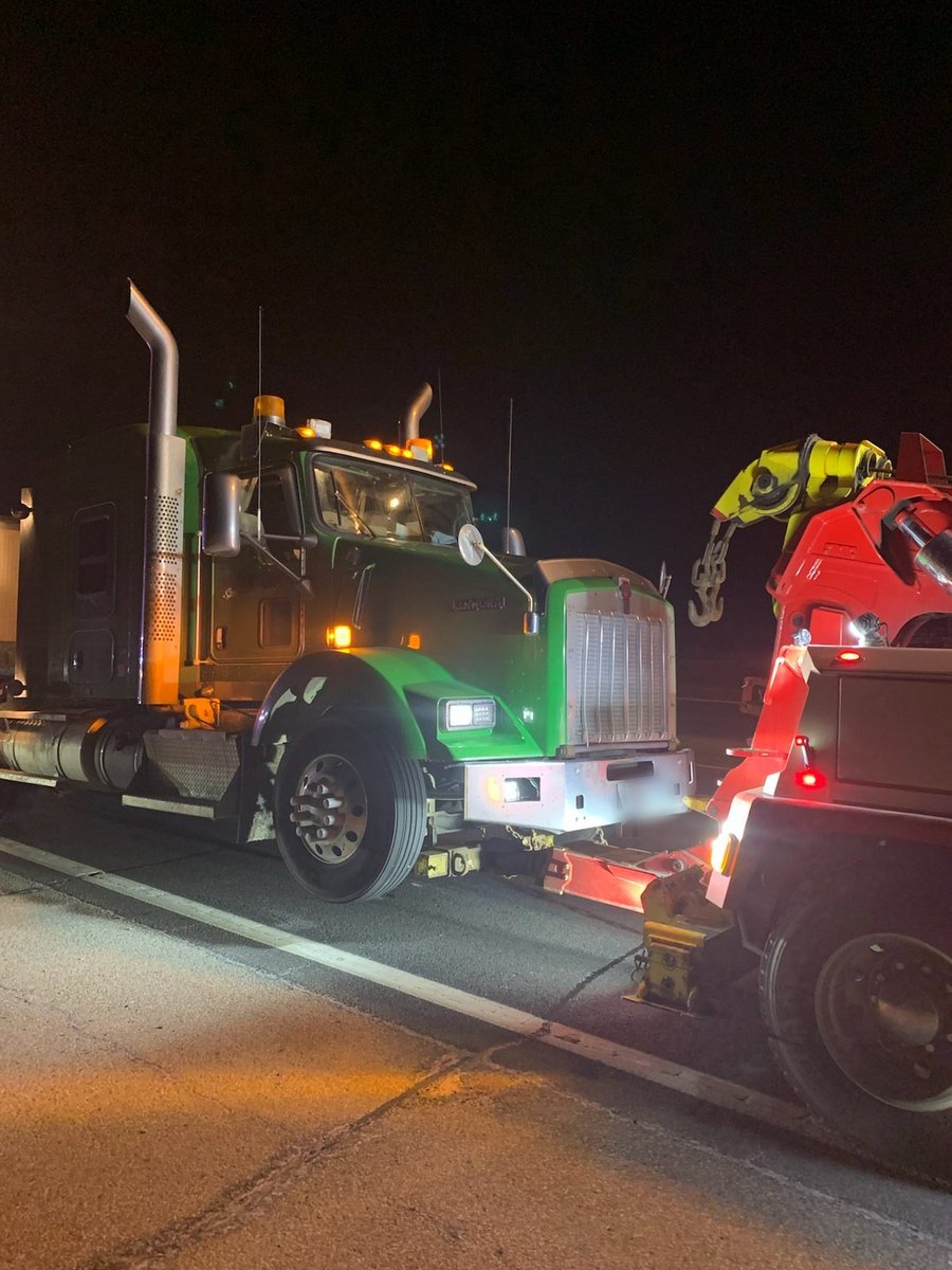 OPP_HSD's tweet photo. #NiagaraOPP responded to an#MTO enforcement officer call for assistance when this veh was observed driving erratically and wouldn't stop on the #QEW near #7thSt in #StCatharines. It did eventually stop in a live lane... 46 yr old driver charged #Impaired by drug. ^kw https://t.co/zwDKutp0M4