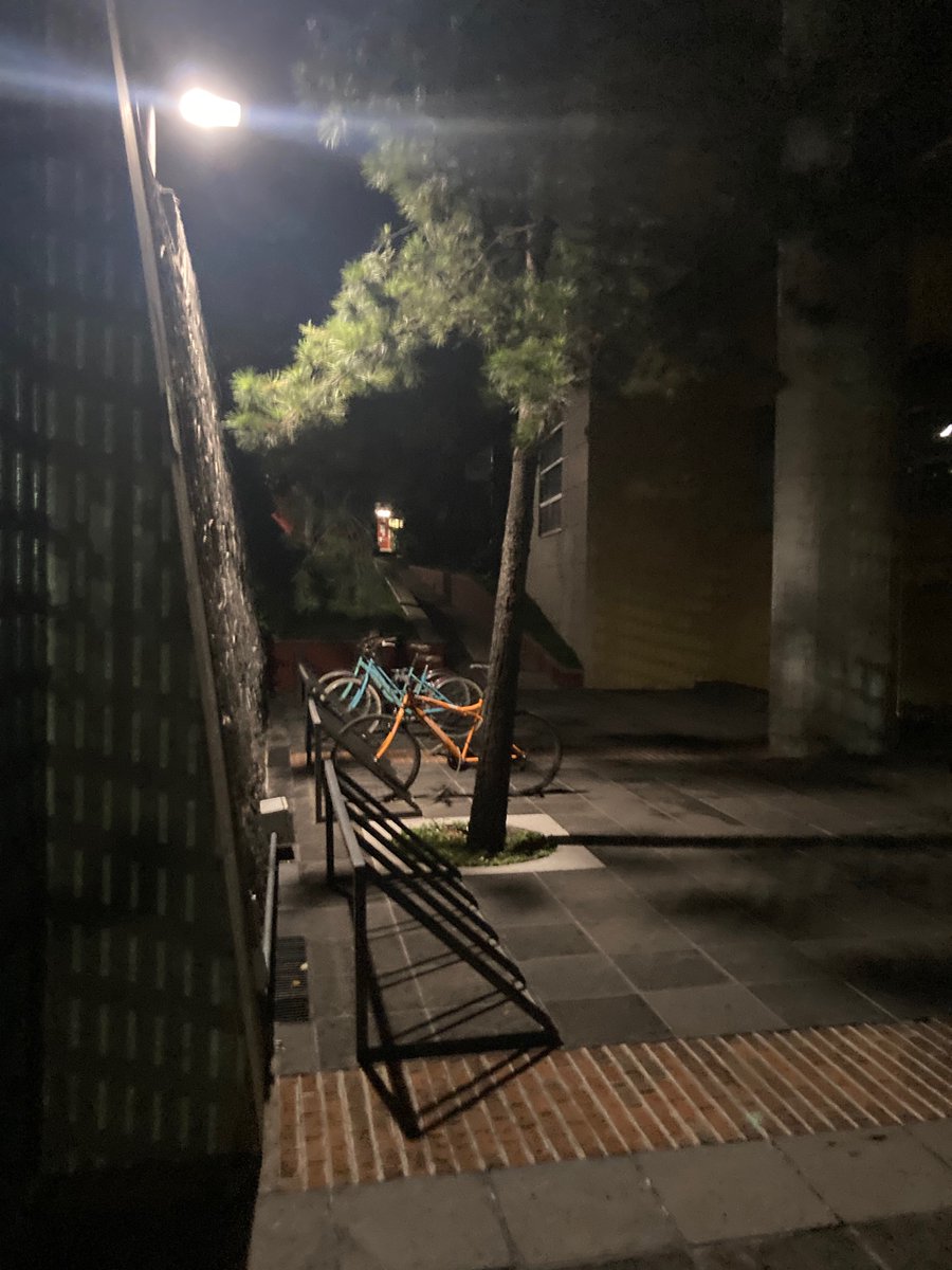 Alguien sabe a qué hora abre el ITAM? Me quede adentro