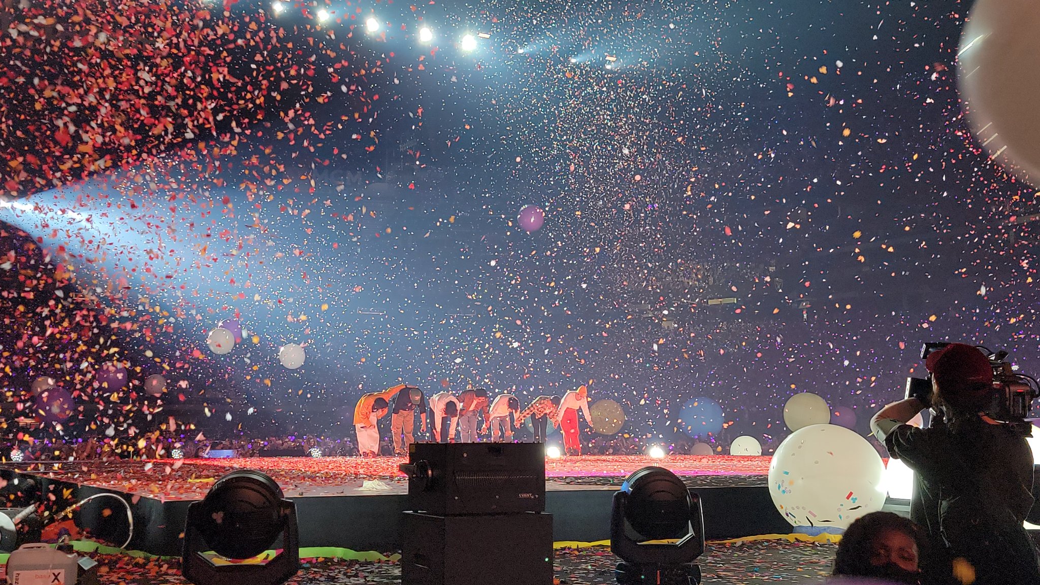 🌧️⁷ on Twitter ""let the haters hate. let the lovers love" kim