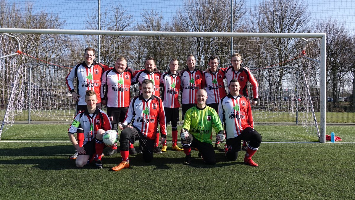 BroeksterG1G's tweet photo. #bekerday vandaag staat voor ons het @KNVB bekertoernooi op het programma bij @vvdrachten. Kom ons aanmoedigen vanaf 10:30 uur https://t.co/6NSFxUHdfU