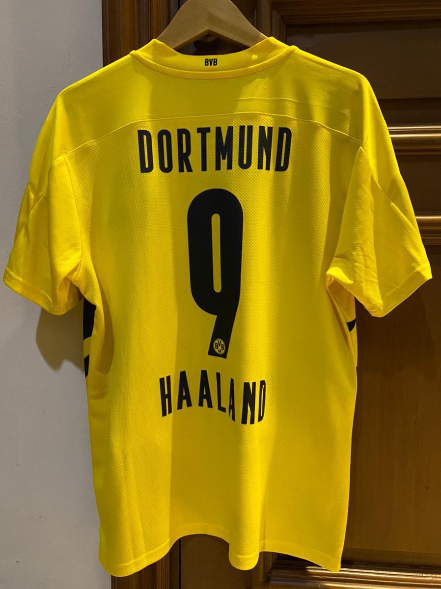 casamarihobbies's tweet photo. #Jersey4sale Glasgow Celtic Size M Original BNWT (Patch original) Rp1,2jt, Gremio size M Rp650rb, Barcelona M BNWT Rp1,1jt, Dortmund L Rp1,2jt. Tokped ready. WA 085323877728. Thanks admin 
@Jerseyforum @jerseysneil @jersey_ciamikk @crossing_jersey https://t.co/p5UuhJHsGt