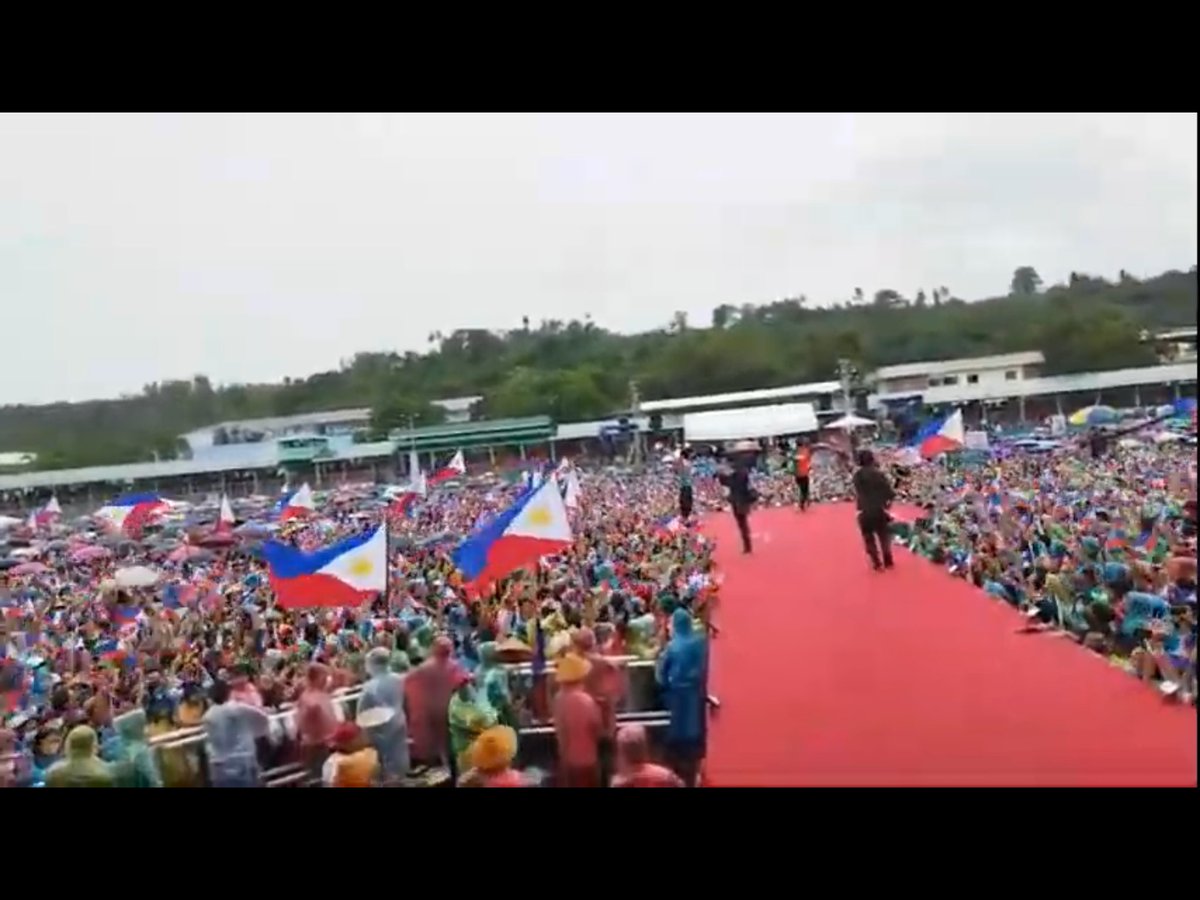 Gatlog31CelHp's tweet photo. Ang Taray Ng #BBMSARA #ProclamationRally Sa Tacloban Hehehe
Ang Haba Ng Red Stage
UNITEAM IN TACLOBAN
#TaclobanForBBMSARA
#HateWillNeverWinTDR
#BBMSARA2022
#BBMSaraUNITEAM2022
#BBMSARASenatoribles https://t.co/J4BZ8rliPS