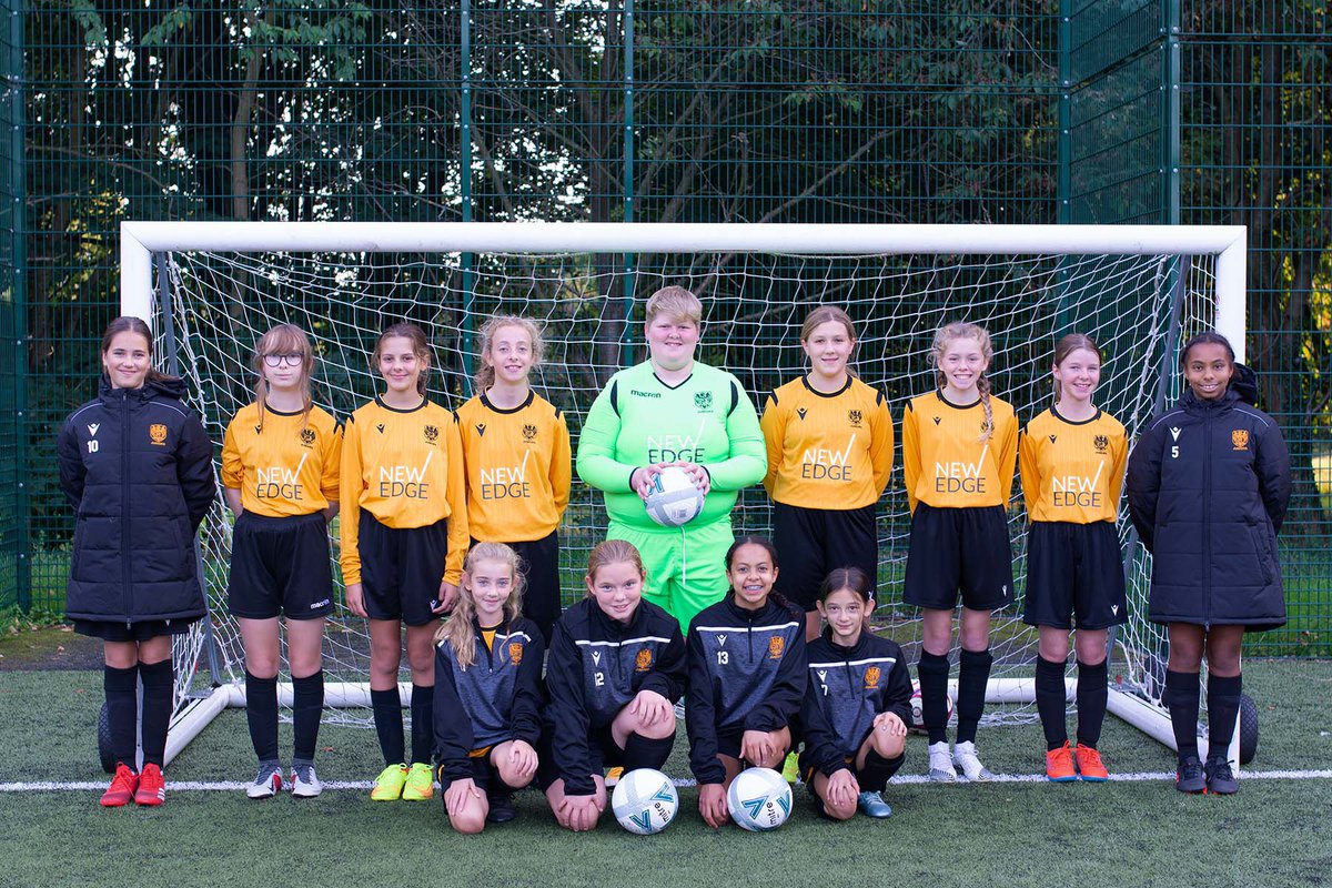 ClarkyB1977's tweet photo. @StotfoldJuniors U13 Lilacs (sponsored by @NewEdgeSocial) in league action Matchday 20 v City Belles. Let’s do this. #lovethegame #COAG ⚽️⚽️💛🖤 https://t.co/VncMj5k5OR