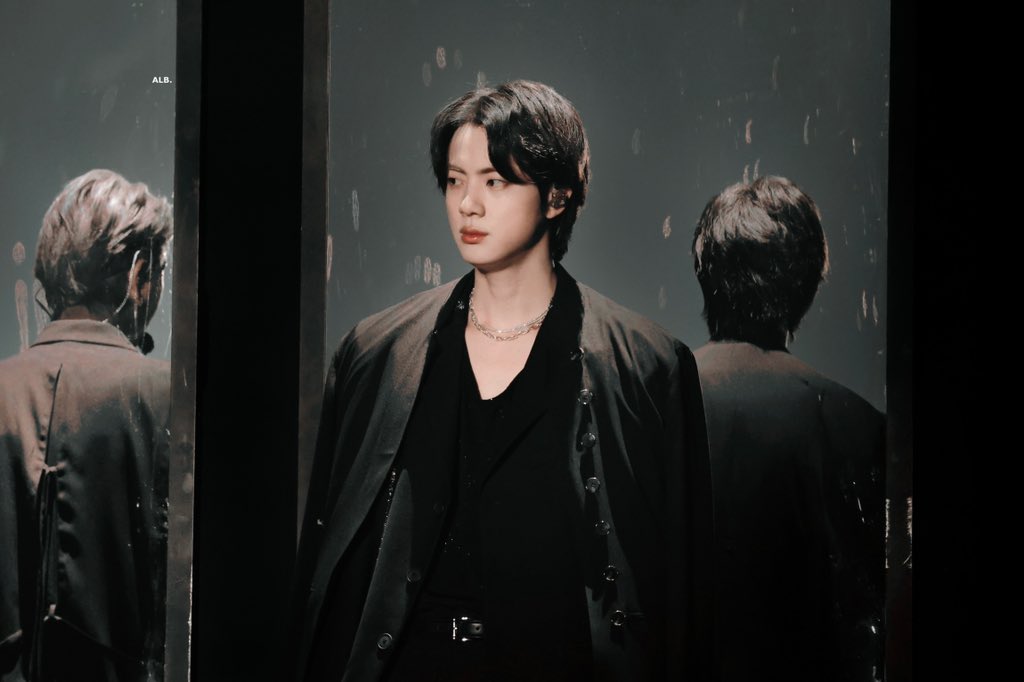 ALittleBraver92's tweet photo. 220408 #방탄소년단진 #김석진 #석진 #진 #BTSJIN #JIN @BTS_twt https://t.co/74I1snzZBd