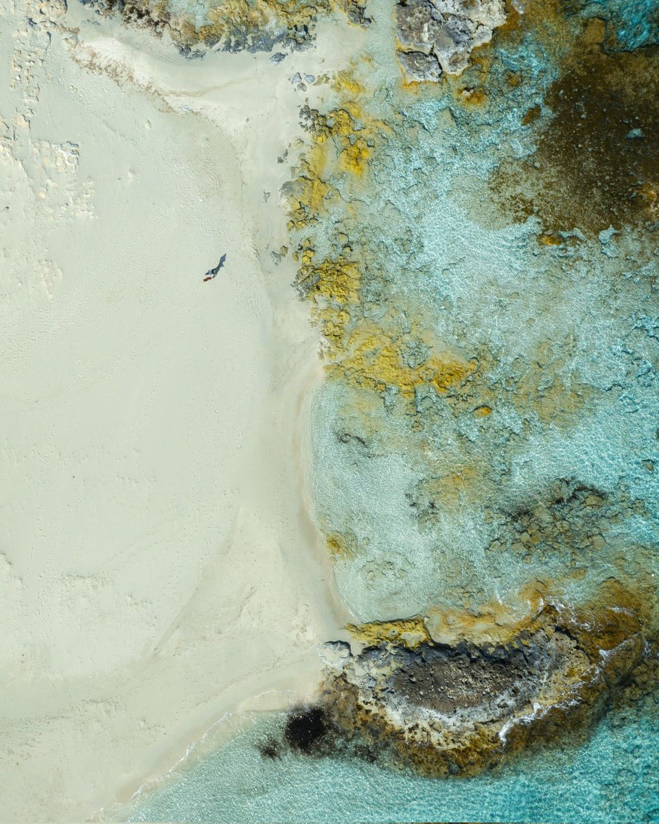 BennPinto's tweet photo. 🏝️👫 Formentera 🌊✨

#formentera #DJI #drone #beach https://t.co/MpUjZEhU0X
