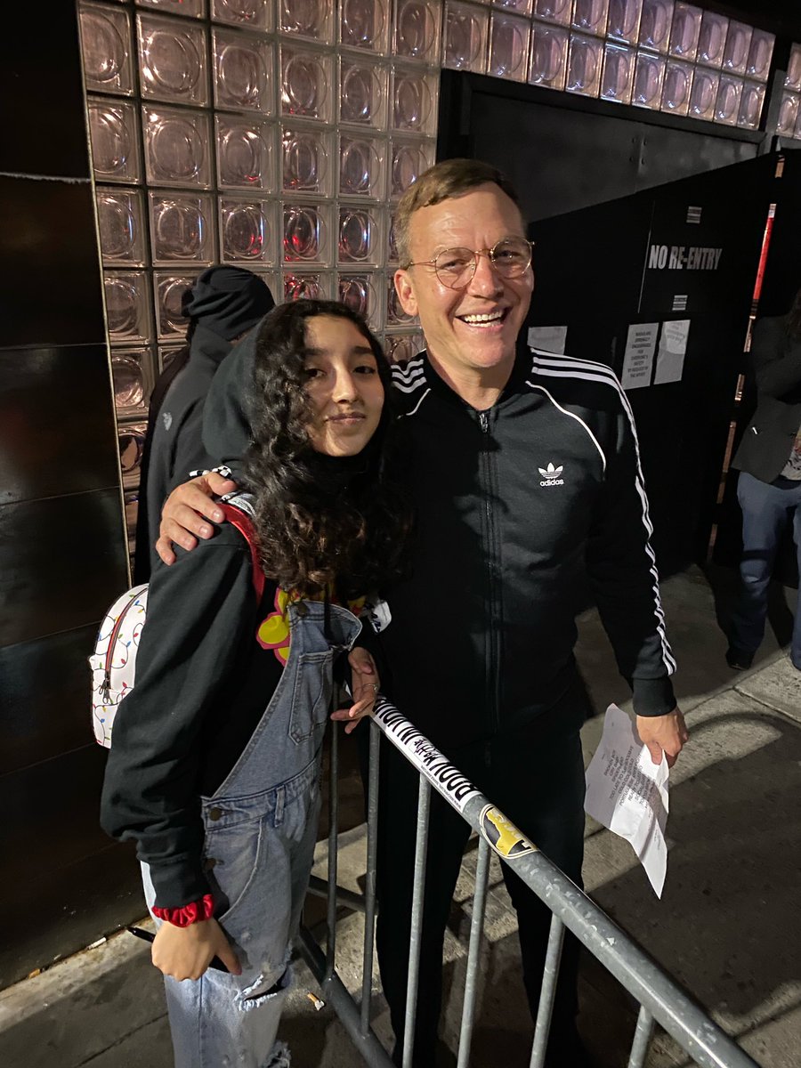 cvrradioseph's tweet photo. ITZEL NATION MAKE SOME NOISE THIS IS THE BEST PIC EVER OH MY ???? @CageTheElephant @brokenboyblues LETS GOOOO https://t.co/mbLp4SpEJj