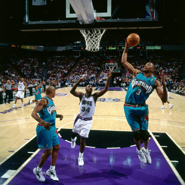 4/8/97 - Despite Bryant Reeves finishing with 28p/13r, and were tied at half, the Vancouver #Grizzlies (12-66 &amp; 27-133 all-time) fell at the Sacramento Kings 109-93. Shareef: 19p/11r. Rogers: 15p/10r (42min). SAC: Richmond: 26p/5a. Williamson: 24p/3r. Smith: 16p/10r.