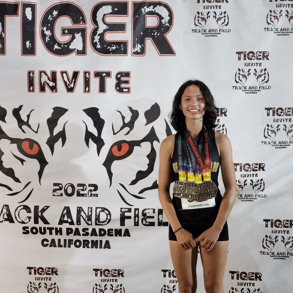 velocityfueled's tweet photo. Great performances &amp; memories @ the #TigerInvitational! Varsity 4x1 takes 1st &amp; bettered their time to 49.18! Zara 1st (200m) &amp; 6th (100m) Varsity division. Kyra 1st in LJ, 2nd (100m), 1st (200m) in the Rising Star division. @NPHSTF @NPHSAthletic #NPSPRINTS https://t.co/fmgMfDGPzk