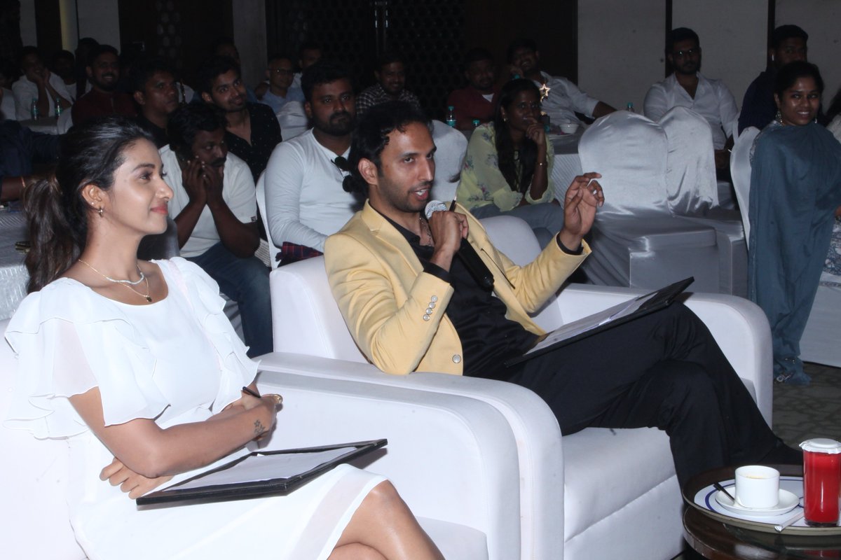 RS_Raghavan's tweet photo. [Animaker's Fashion Show 2022] Sharing a screen with a celebrity / Actor is always a tough task. Hard to do justice. She is one of the best entertainers in the Media. Wish her all success. 

@priya_Bshankar #priyabhavani #priyabhavanishankar #animaker #bitxel #fashionshow https://t.co/BpihsyMB3r