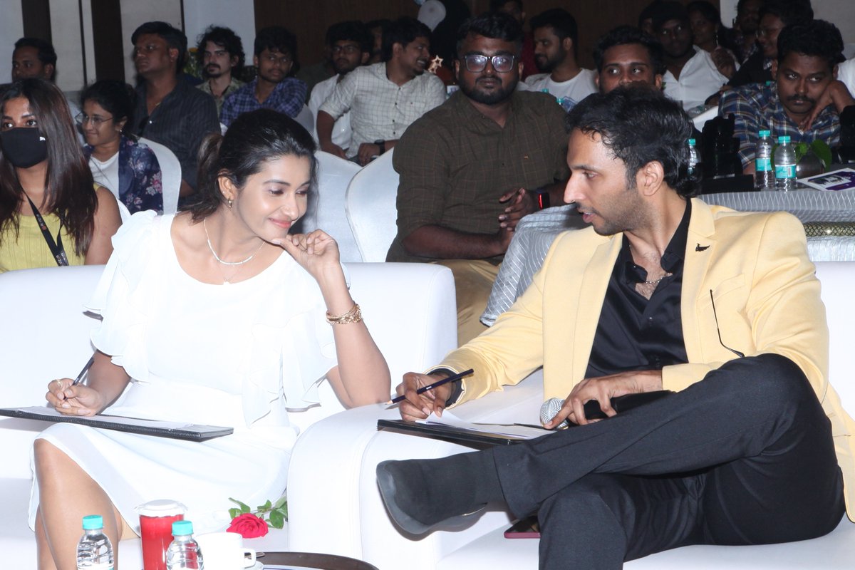 RS_Raghavan's tweet photo. [Animaker's Fashion Show 2022] Sharing a screen with a celebrity / Actor is always a tough task. Hard to do justice. She is one of the best entertainers in the Media. Wish her all success. 

@priya_Bshankar #priyabhavani #priyabhavanishankar #animaker #bitxel #fashionshow https://t.co/BpihsyMB3r