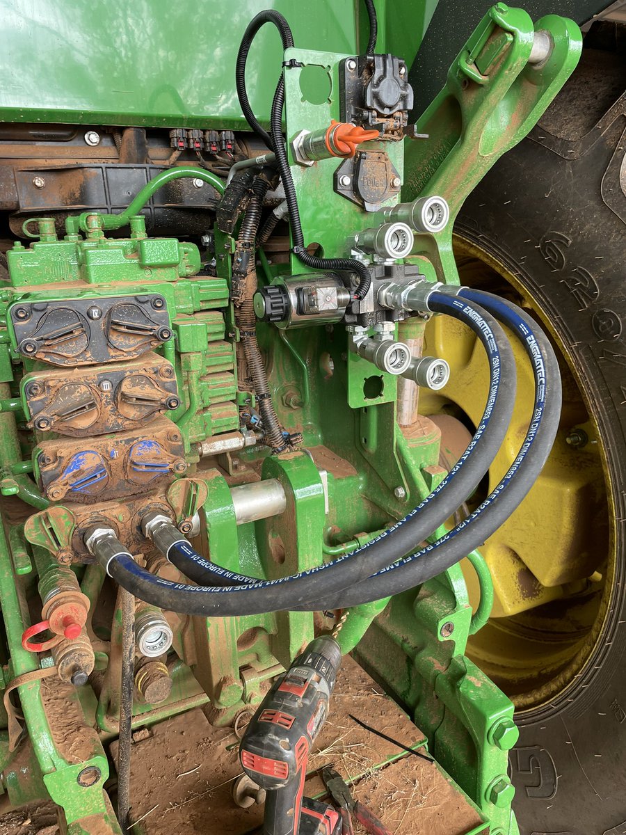 Fitted a diverter valve to Craig’s 8340 ,gives him 5 remotes ,lot cheaper than 6K for an extra SCV