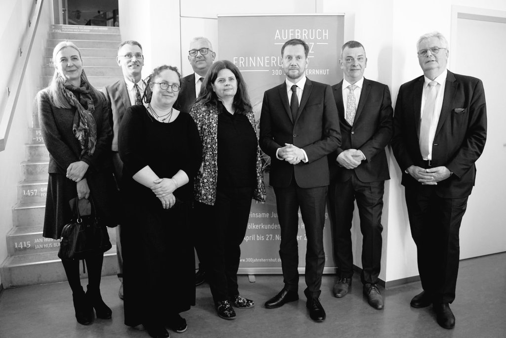 stufu_hszg's tweet photo. 👍 Dr. Léontine Meijer-van Mensch @skdmuseum #Grassimuseum &amp;
👍 Silke Piwko demnächst im #Studium_fundamentale @HochschuleZiGr.
Wir freuen uns über die Präsenz unserer beiden Gastlehrenden! 
#Weltreligionen #Herrnhut300
Vortrag 13.4. &amp; Vorlesung im Mai. @LVanmensch #Stufu (fs) https://t.co/pmx2rI07Zm