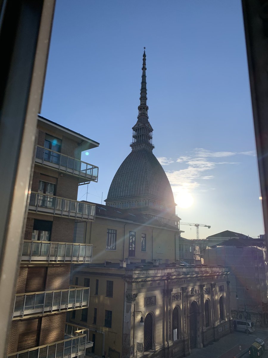 ChiaraPottini's tweet photo. C’è di peggio come vista dalla scrivania…diciamo…#Rai #ViaVerdi #Mole #Panorama #SabatoMattina #BuongiornoATutti #9aprile #soleil https://t.co/7IGtCr6Fxc