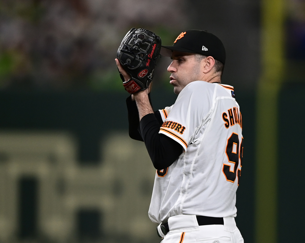 TokyoGiants's tweet photo. #巨人🆚#ヤクルト（#東京ドーム）

【四回】巨 1-1 ヤ

#シューメーカー 投手は、4番から始まる攻撃を三者凡退に抑える好投‼👏
ナイスピッチング💪

試合は #GIANTS_TV で配信中📱
▶https://t.co/FofwTSdstD

#不屈 #ジャイアンツ #giants #東京 #tokyo #野球 https://t.co/qAahZEcTwL